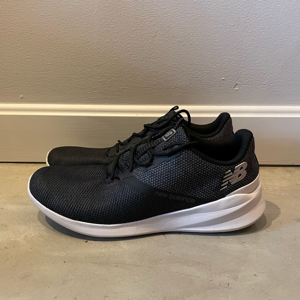 NEW BALANCE District Run Mens Shoes Size 12
Black Dark Grey White MDRNBK1